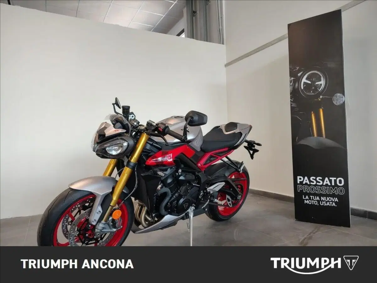 Triumph Street Triple 765 RX (2026)
