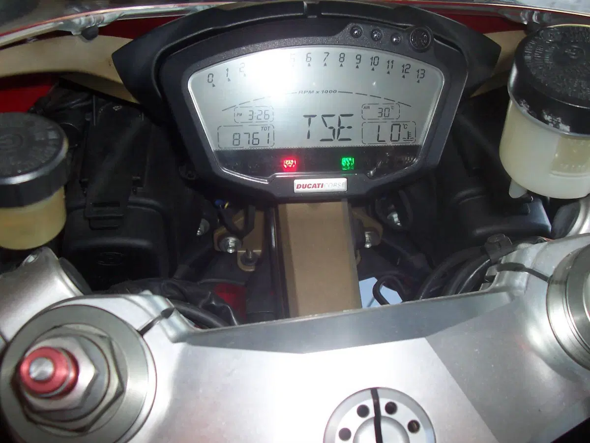 Ducati 1198 (2009 - 12) (3)