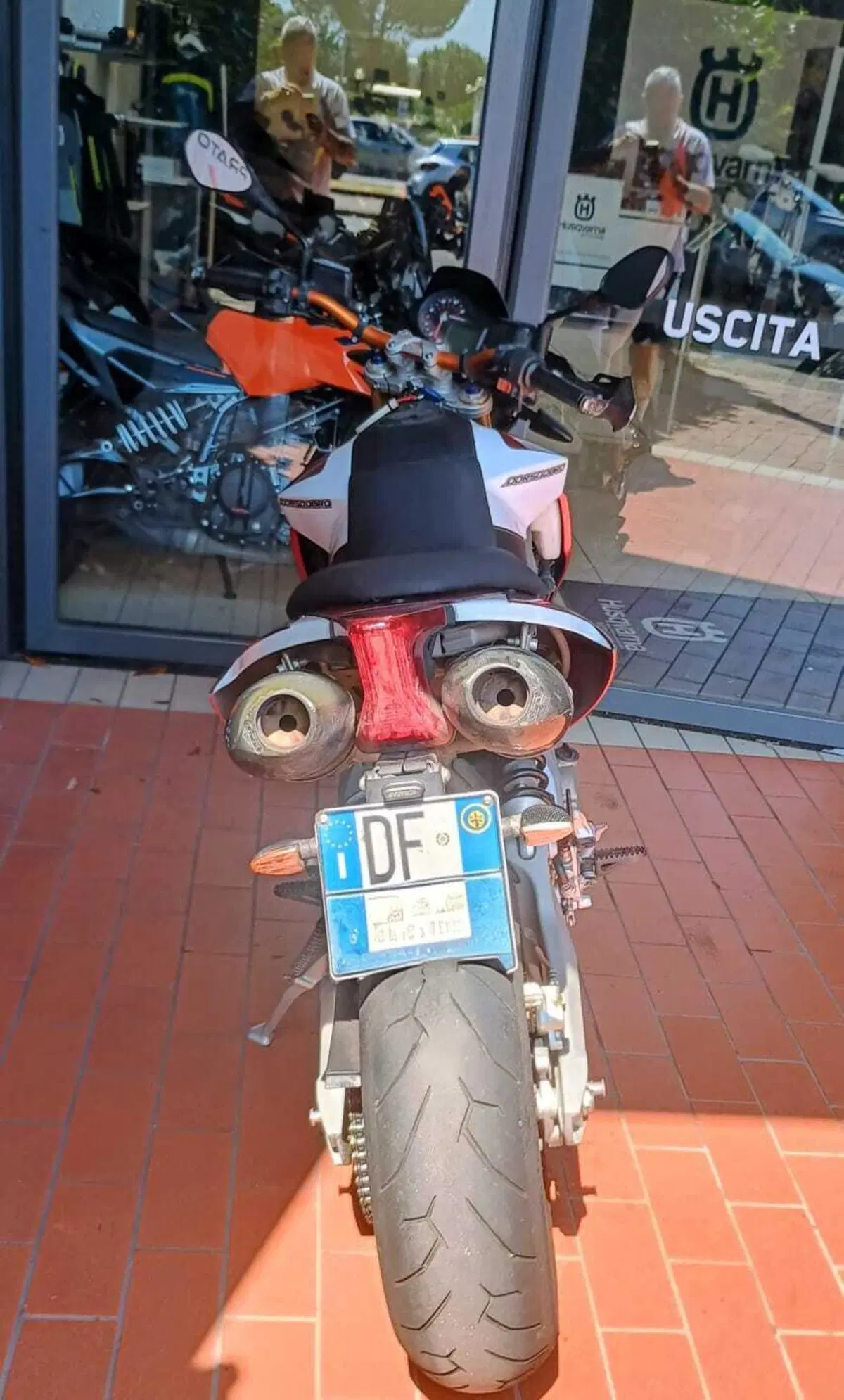 Aprilia Dorsoduro 750 (2009 - 14) (9)
