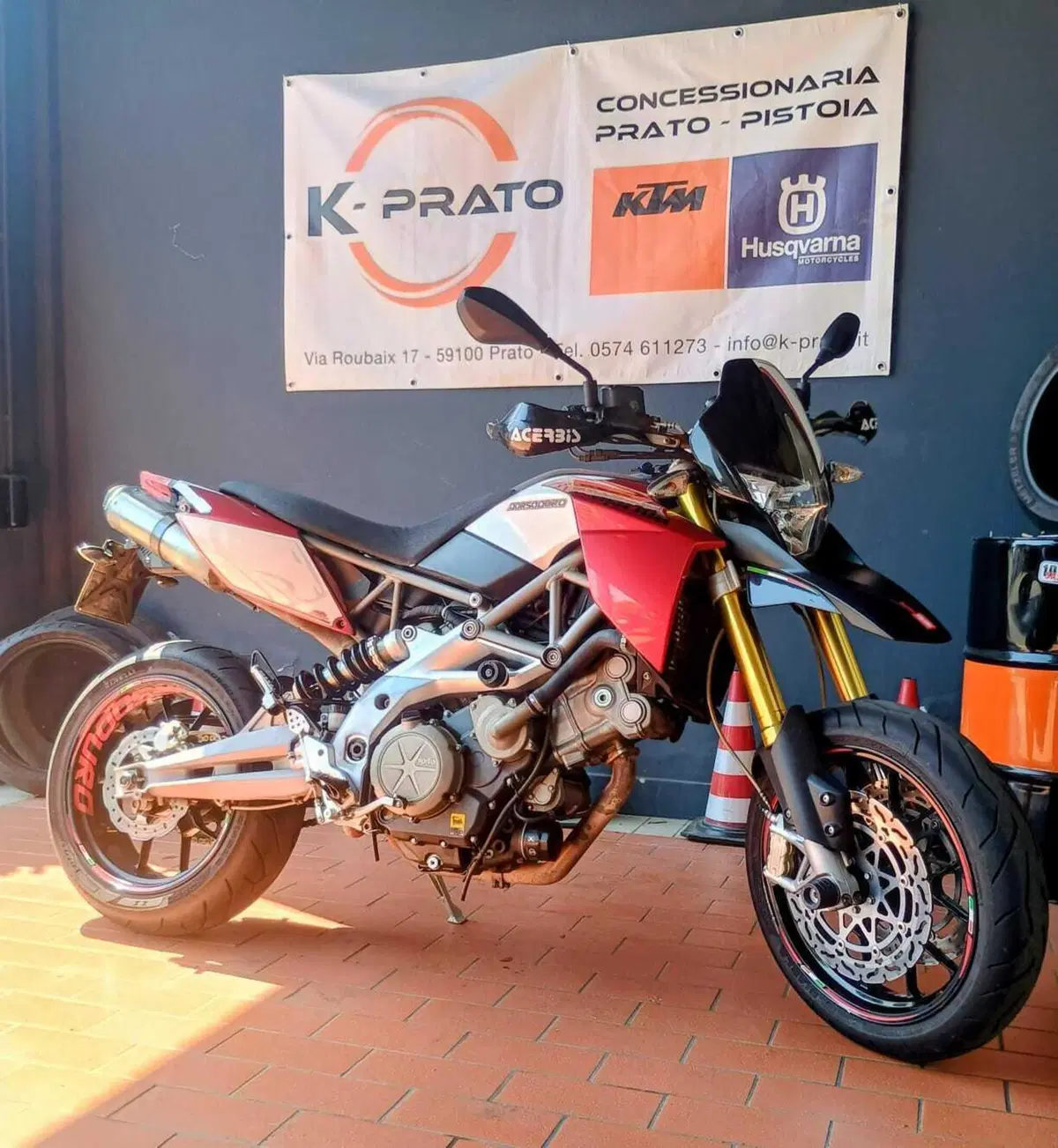 Aprilia Dorsoduro 750 (2009 - 14) (2)