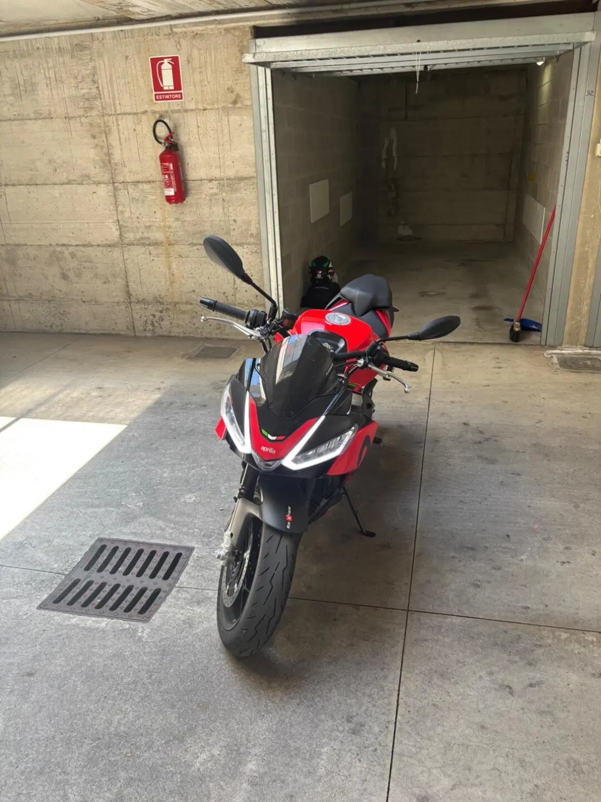 Aprilia Tuono 660 (2021 - 25) (2)