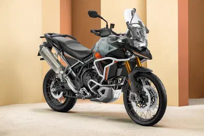 Triumph Tiger 900 Desert Special Edition (2026) nuova