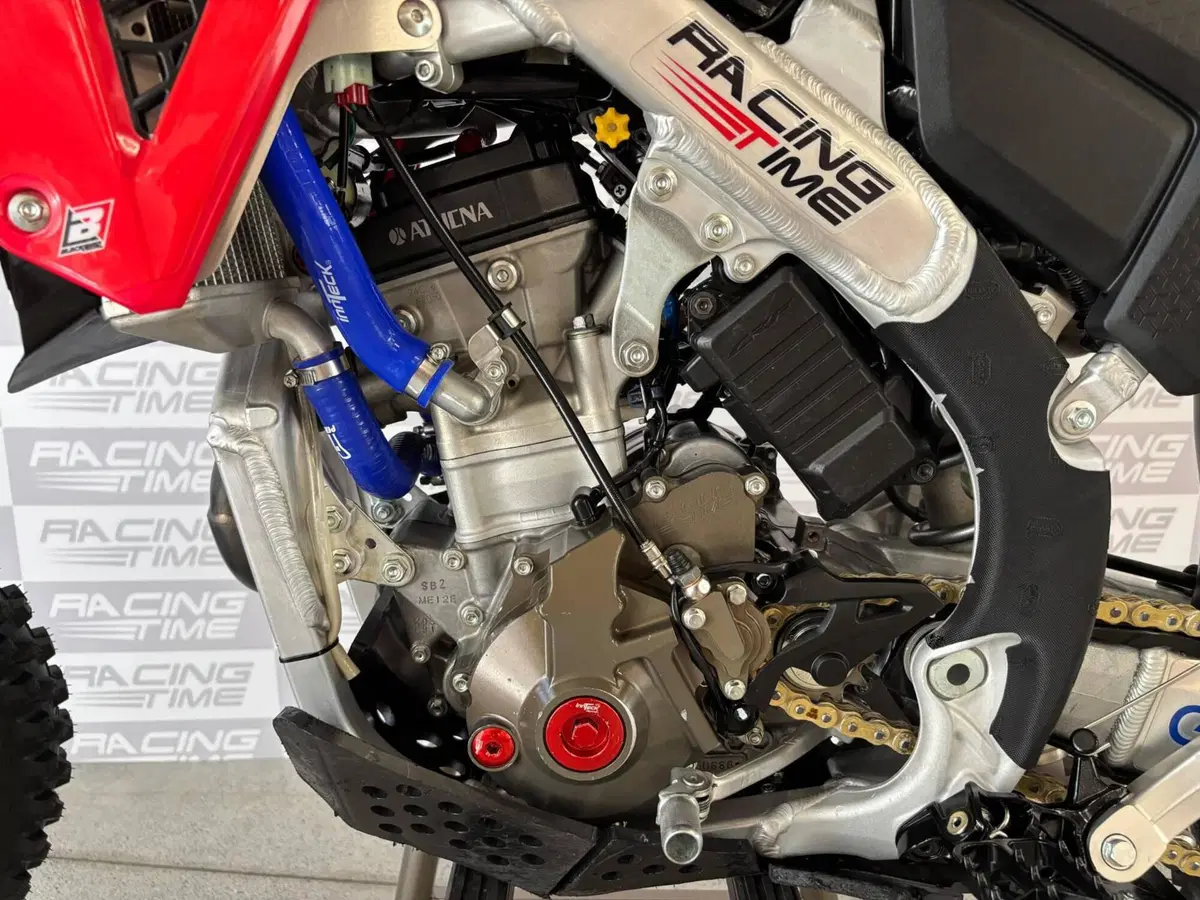 Honda CRF 250RX Enduro (2025) (4)