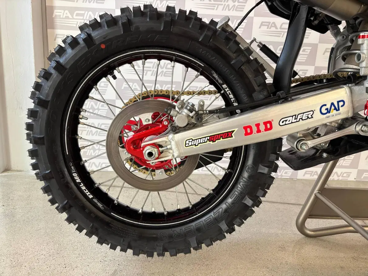 Honda CRF 250RX Enduro (2025) (10)