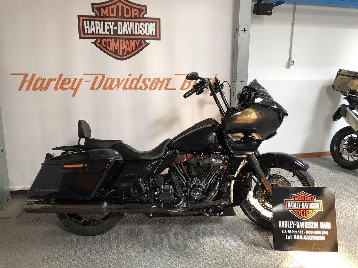 Harley-Davidson CVO Road Glide Limited (2022)