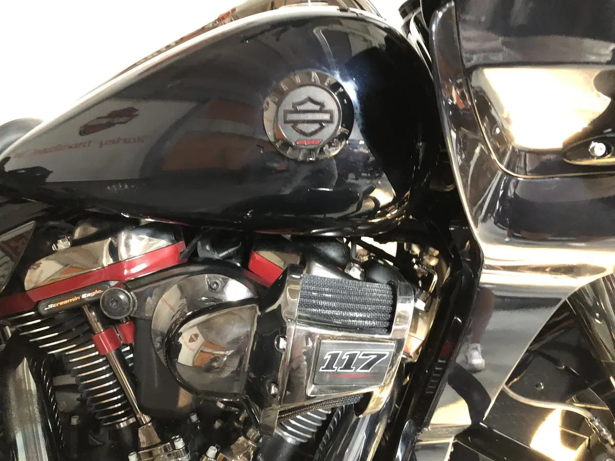 Harley-Davidson CVO Road Glide Limited (2022) (2)
