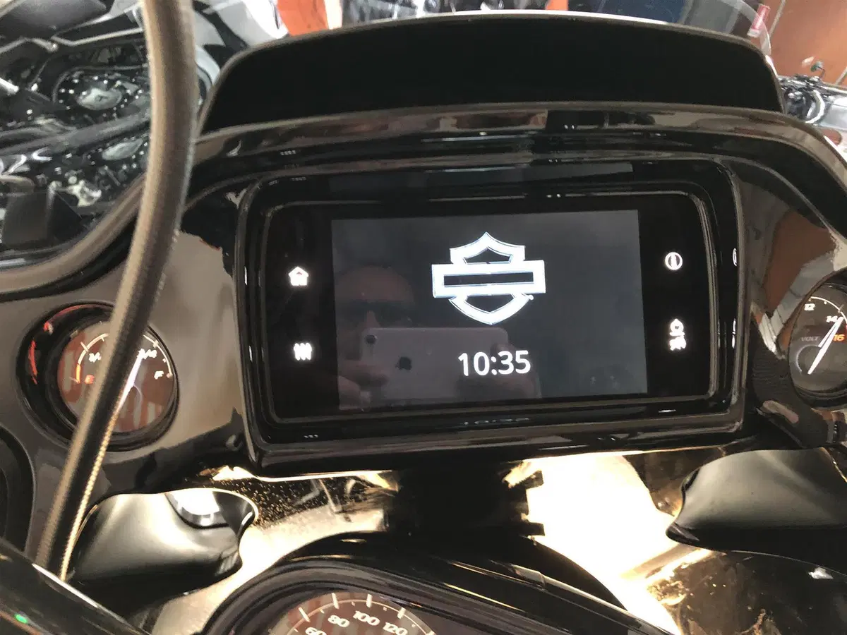 Harley-Davidson CVO Road Glide Limited (2022) (3)
