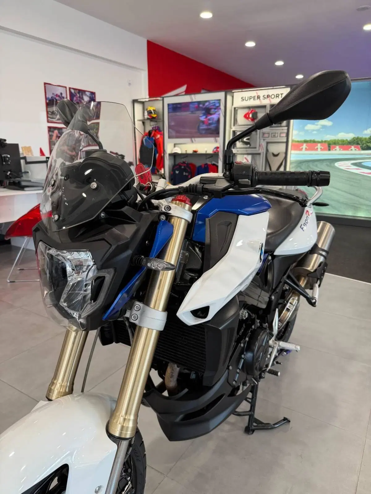 Bmw F 800 R (2015 - 16) (2)
