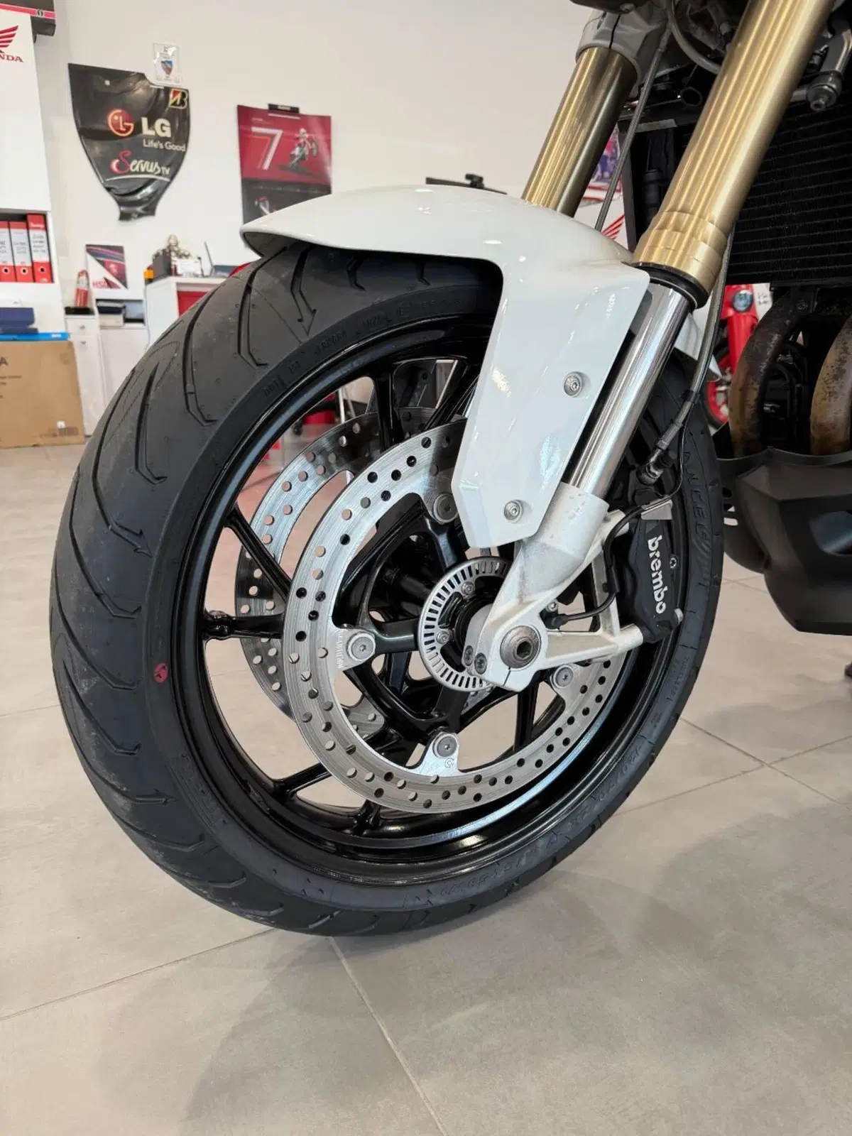 Bmw F 800 R (2015 - 16) (10)
