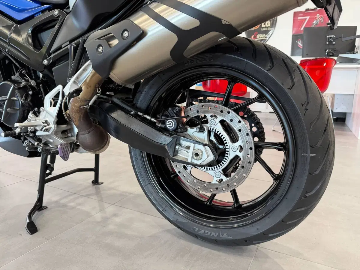 Bmw F 800 R (2015 - 16) (12)