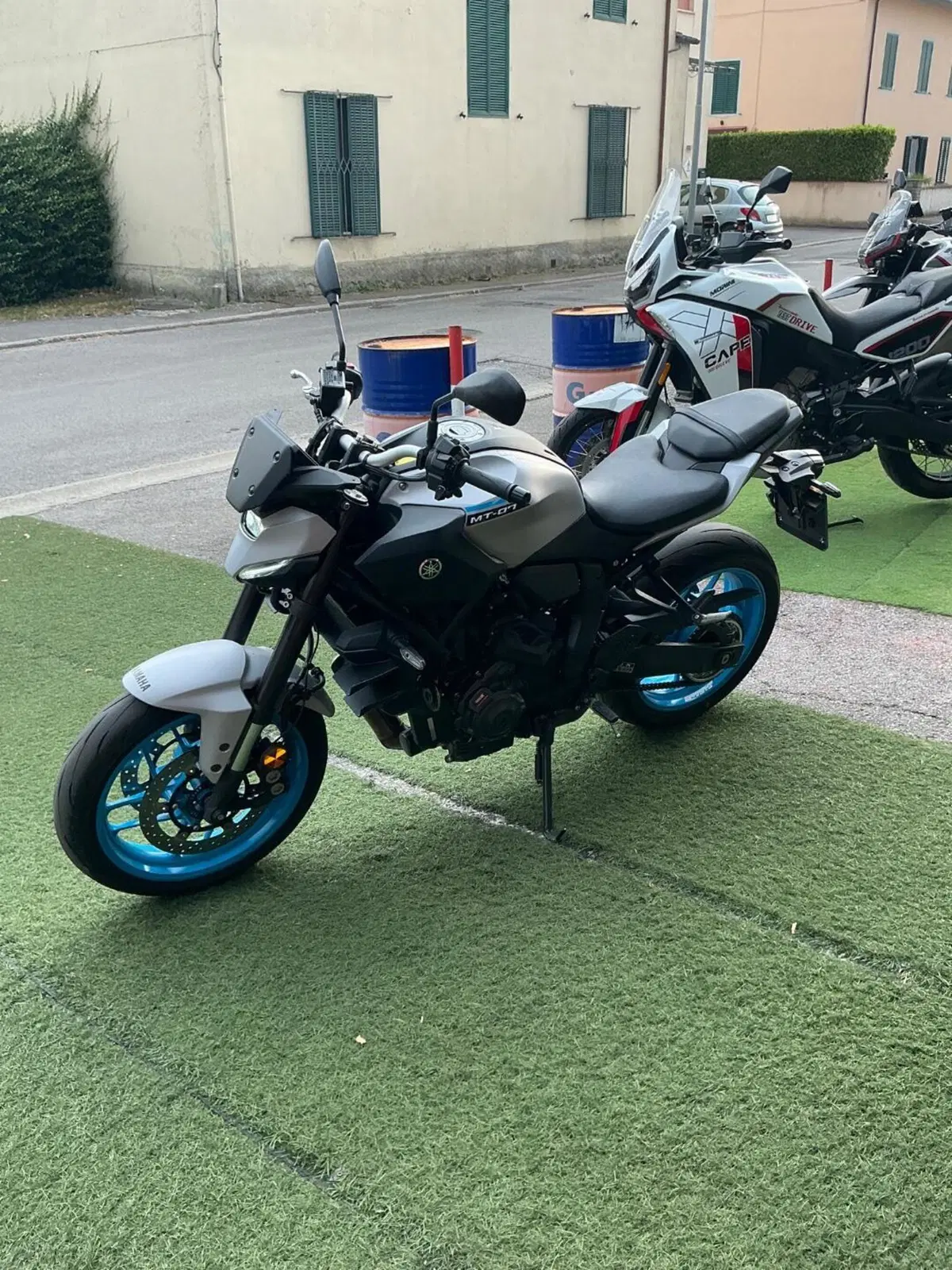 Yamaha MT-07 Y-AMT (2025 - 26) (2)