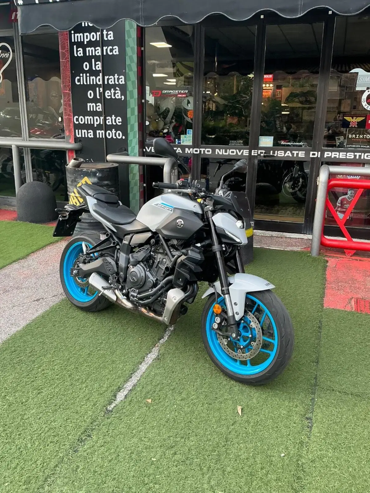 Yamaha MT-07 Y-AMT (2025 - 26) (3)