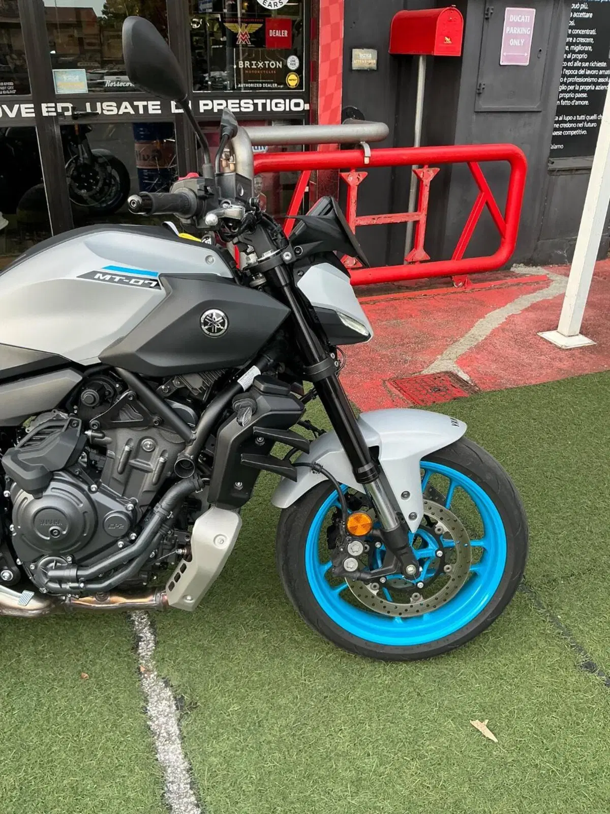 Yamaha MT-07 Y-AMT (2025 - 26) (6)