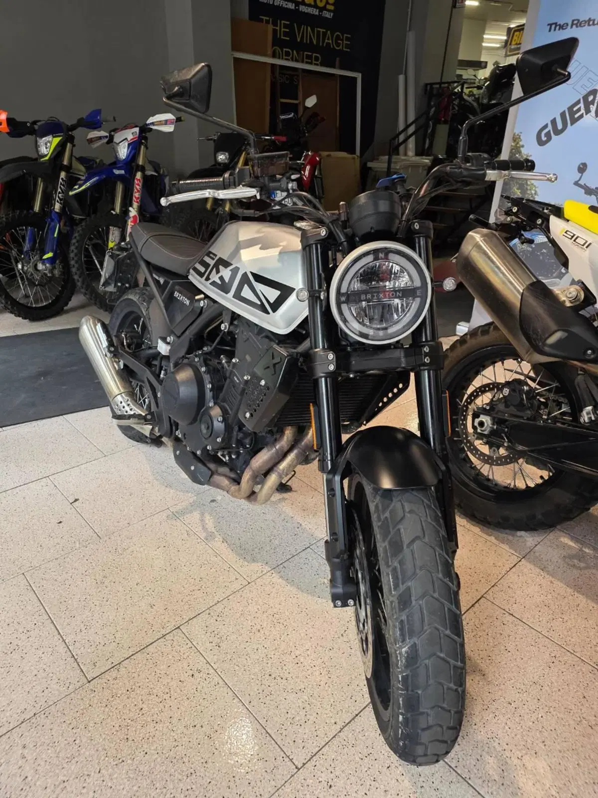 Brixton Motorcycles Crossfire 500 X (2021 - 26) (3)