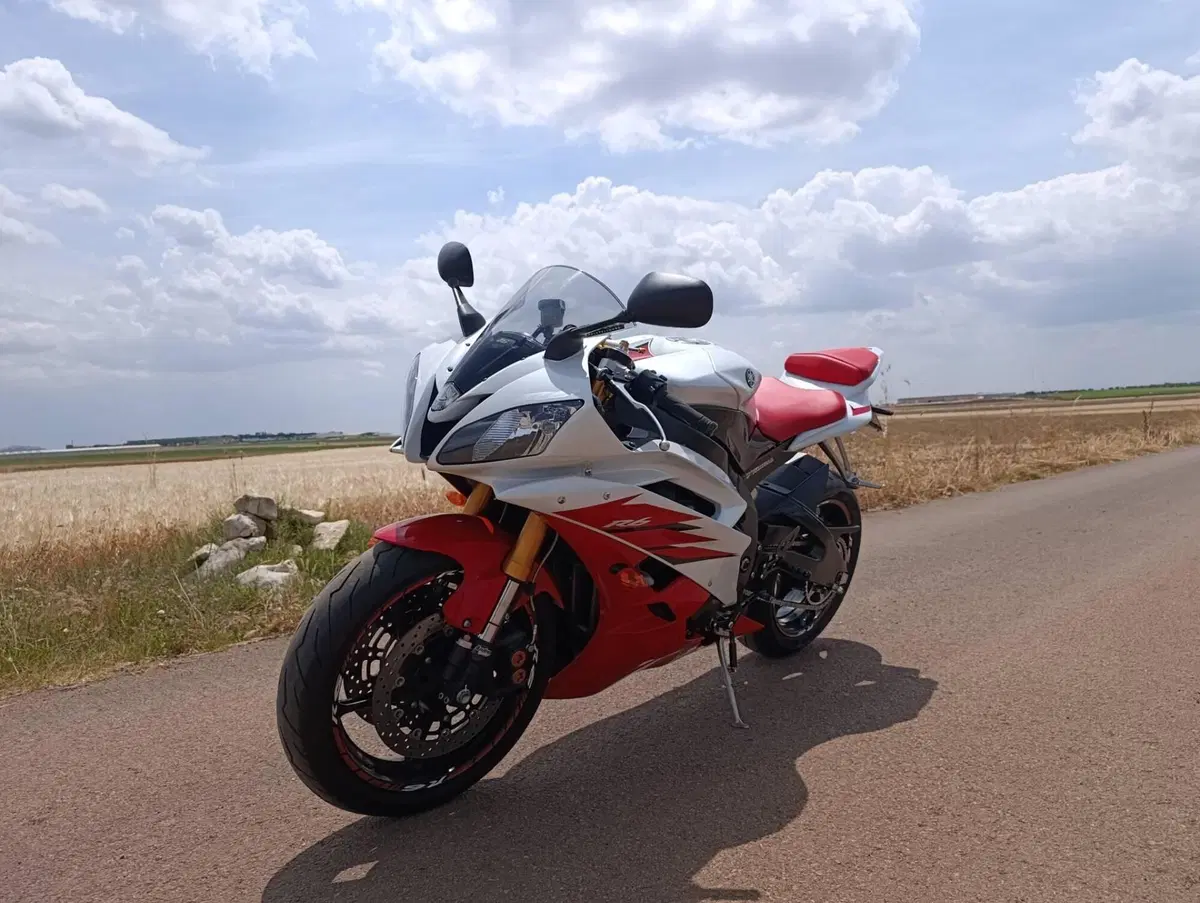 Yamaha YZF R6 (2006 - 07) (4)