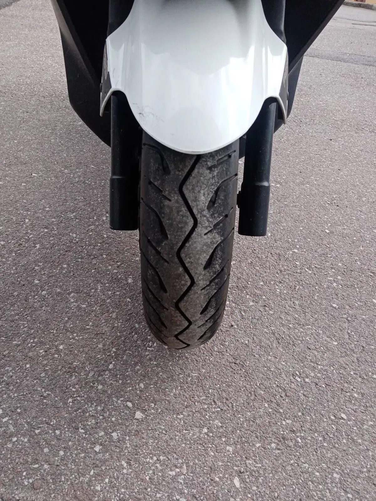 Kymco Downtown 300i ABS (2009 - 17) (2)