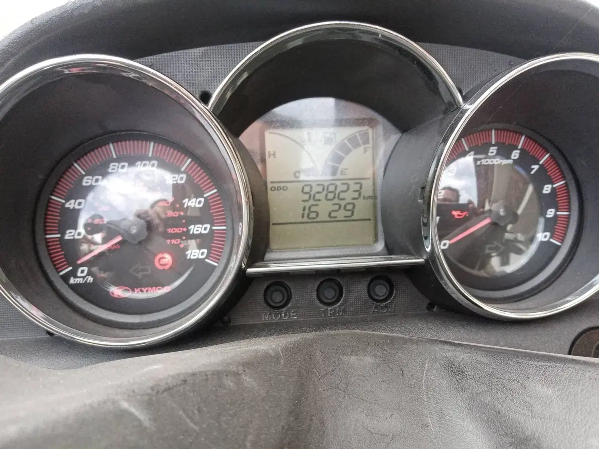 Kymco Downtown 300i ABS (2009 - 17) (8)