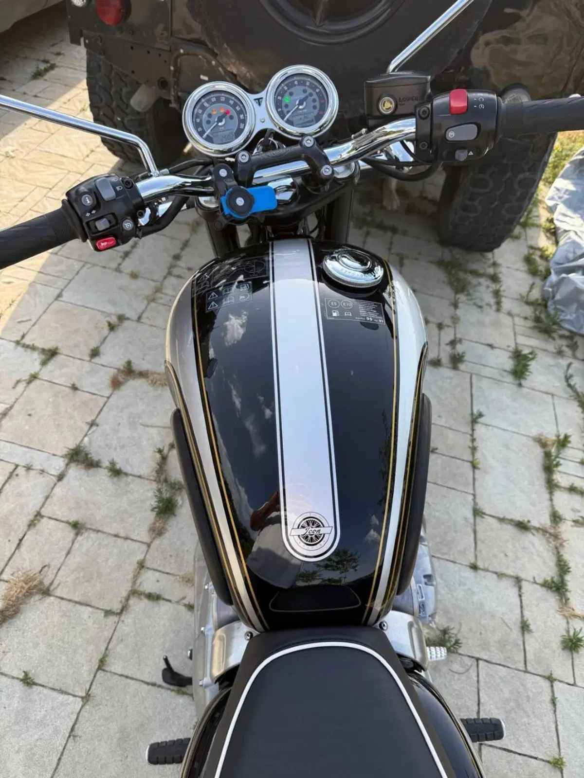 Triumph Bonneville T120 Icon Edition (2025 - 26) (6)