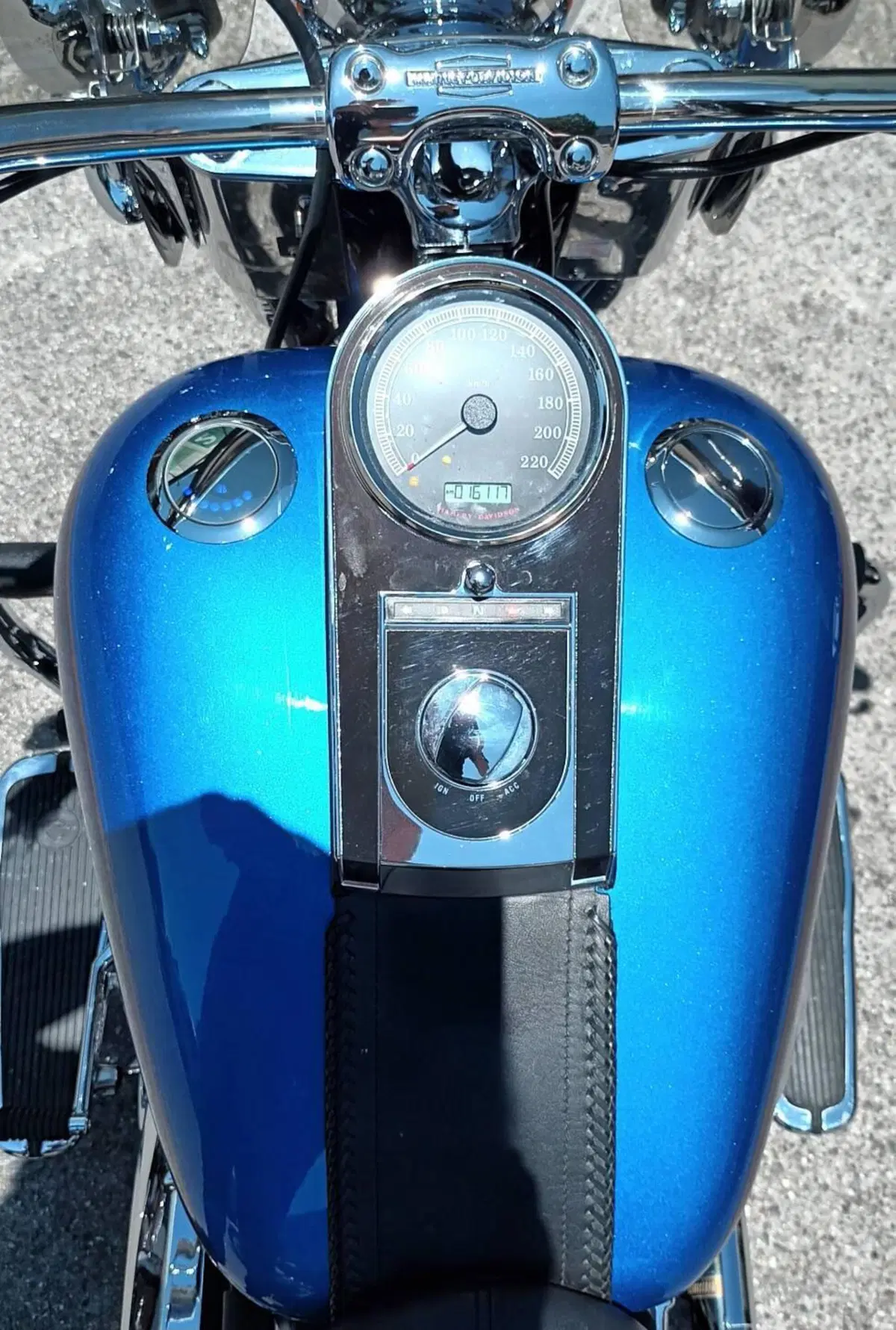 Harley-Davidson 1690 Deluxe (2016 - 17) - FLSTN (7)