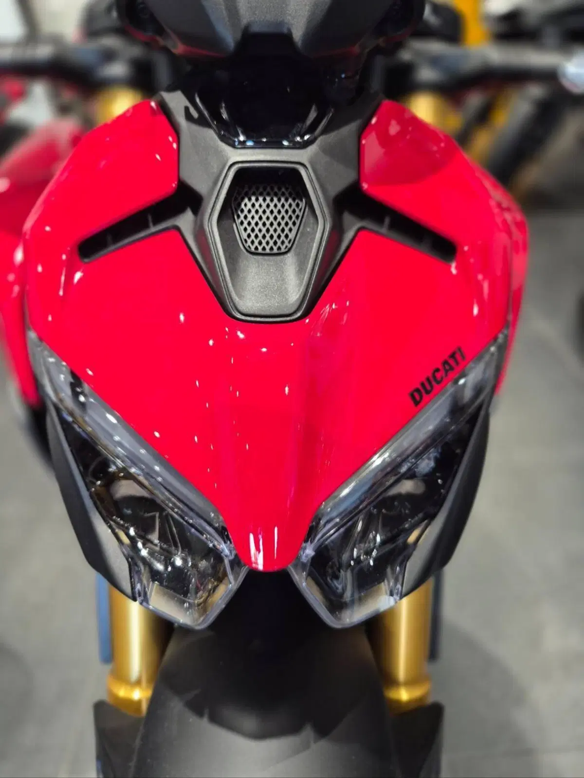 Ducati Streetfighter V2 S (2025 - 26) (4)
