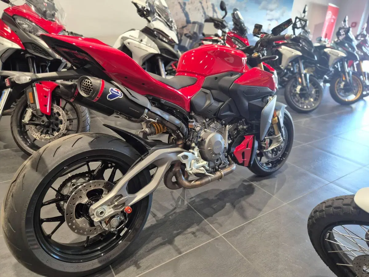 Ducati Streetfighter V2 S (2025 - 26) (7)