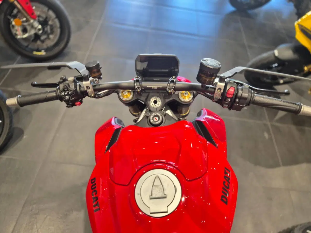 Ducati Streetfighter V2 S (2025 - 26) (10)