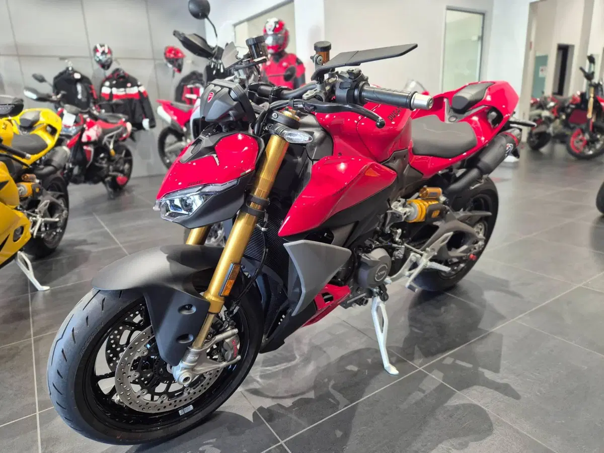 Ducati Streetfighter V2 S (2025 - 26) (5)