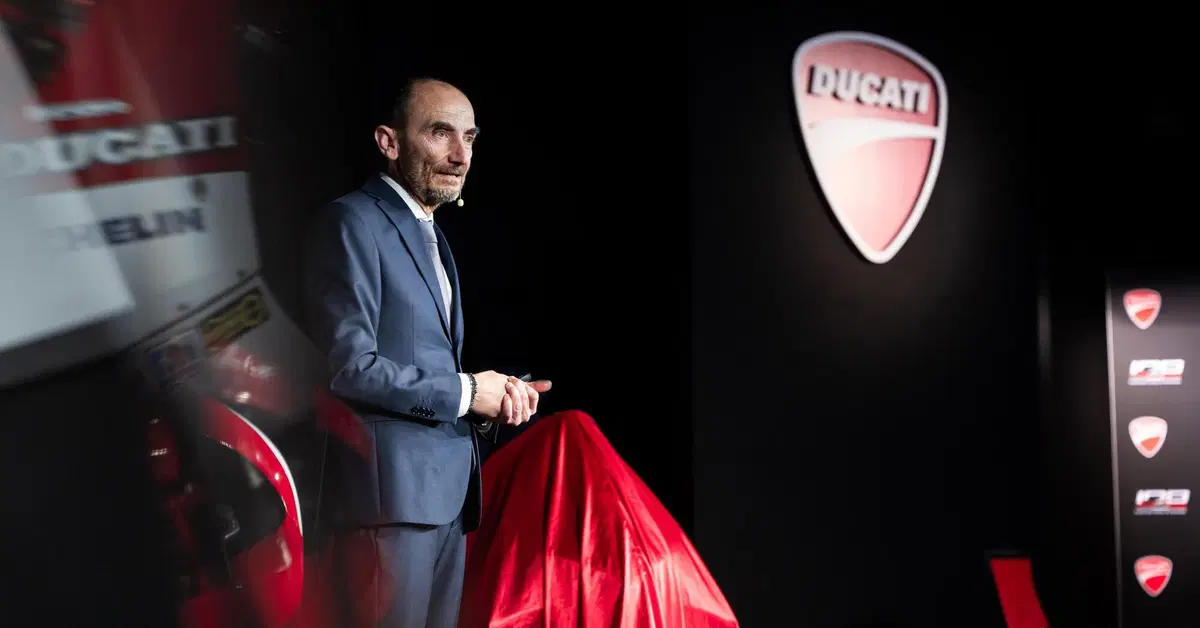 Moto d&rsquo;Italia. Ducati. Lasciamo stare Volkswagen. Claudio Domenicali. &ldquo;&Egrave; il ducatista uno dei principali azionisti dell'azienda&rdquo;