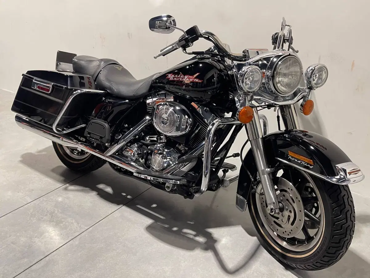 Harley-Davidson 1450 Road King (2002 - 04) - FLHRI (2)