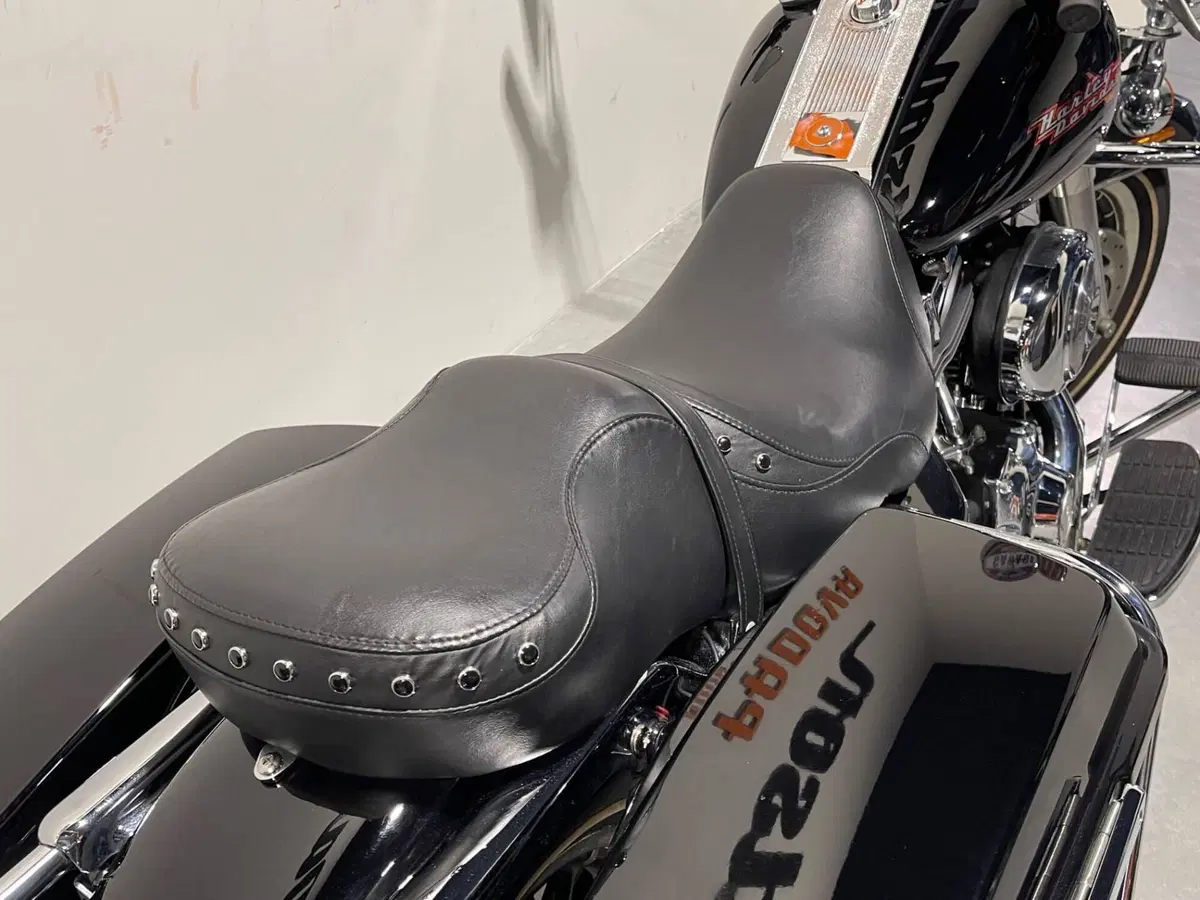 Harley-Davidson 1450 Road King (2002 - 04) - FLHRI (6)