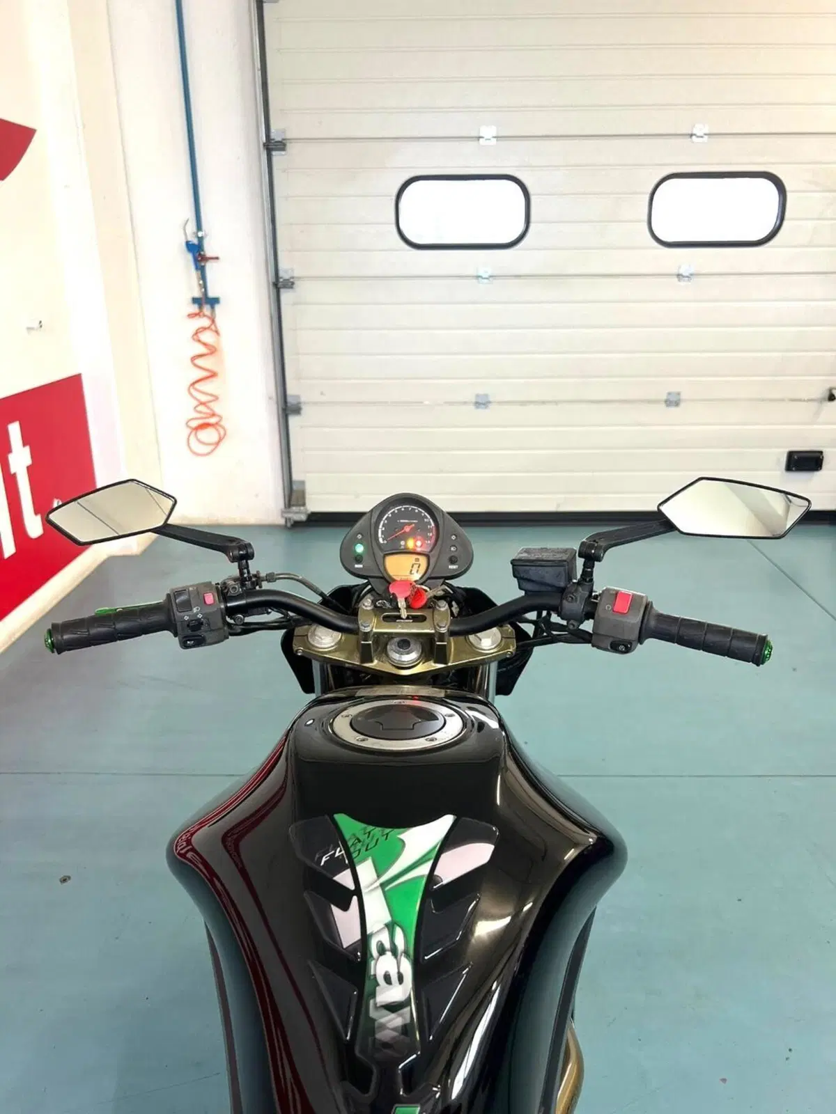Kawasaki ER-6N (2006 - 09) (3)