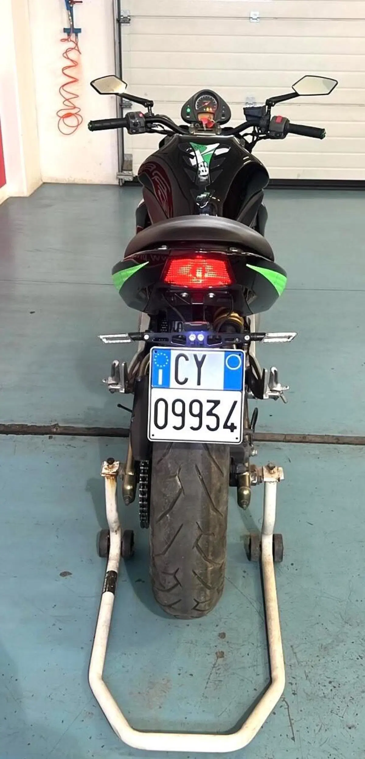 Kawasaki ER-6N (2006 - 09) (9)