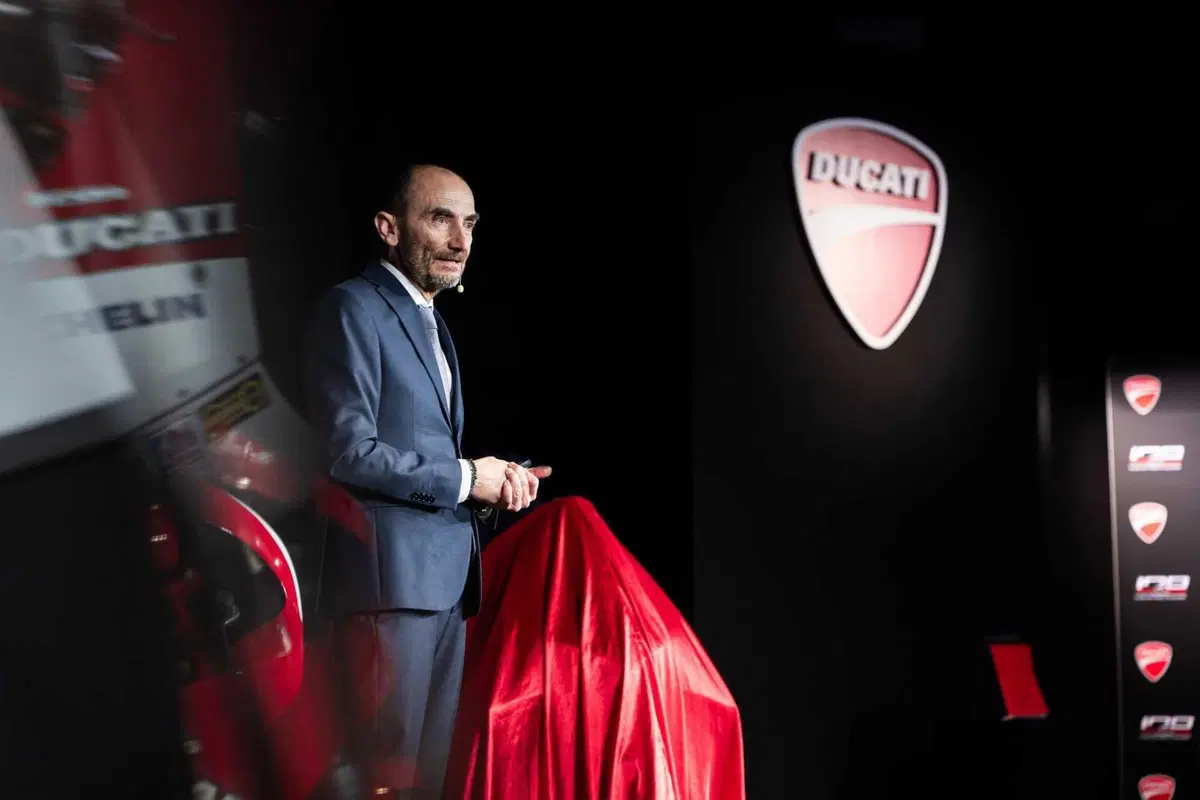 Moto d’Italia. Ducati. Lasciamo stare Volkswagen. Claudio Domenicali. “È il ducatista uno dei principali azionisti dell'azienda” (7)