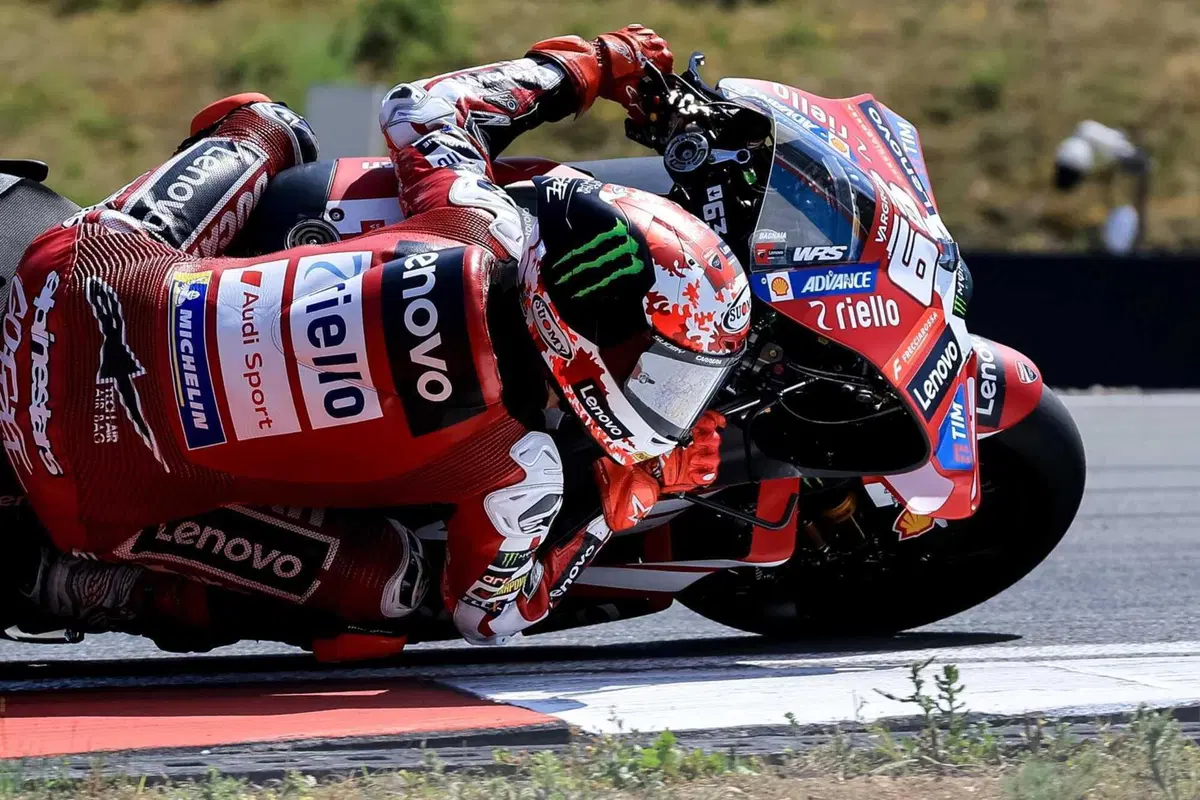 Moto d’Italia. Ducati. Lasciamo stare Volkswagen. Claudio Domenicali. “È il ducatista uno dei principali azionisti dell'azienda” (11)