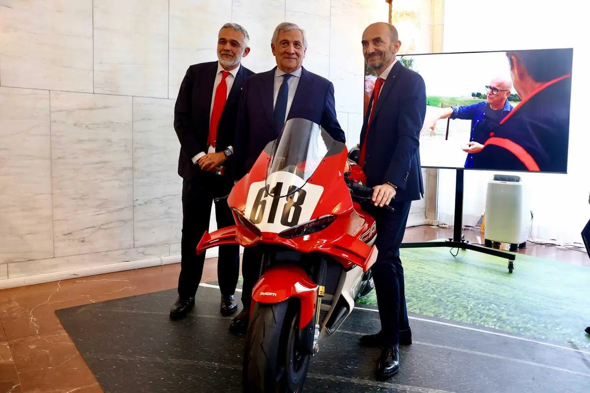 Moto d’Italia. Ducati. Lasciamo stare Volkswagen. Claudio Domenicali. “È il ducatista uno dei principali azionisti dell'azienda” (23)