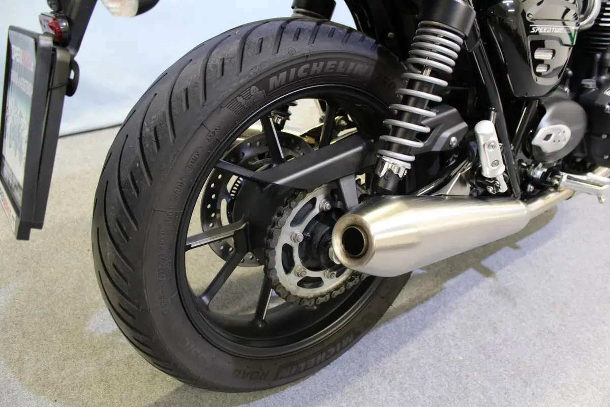 Triumph Speed Twin 900 (2023 - 24) (6)