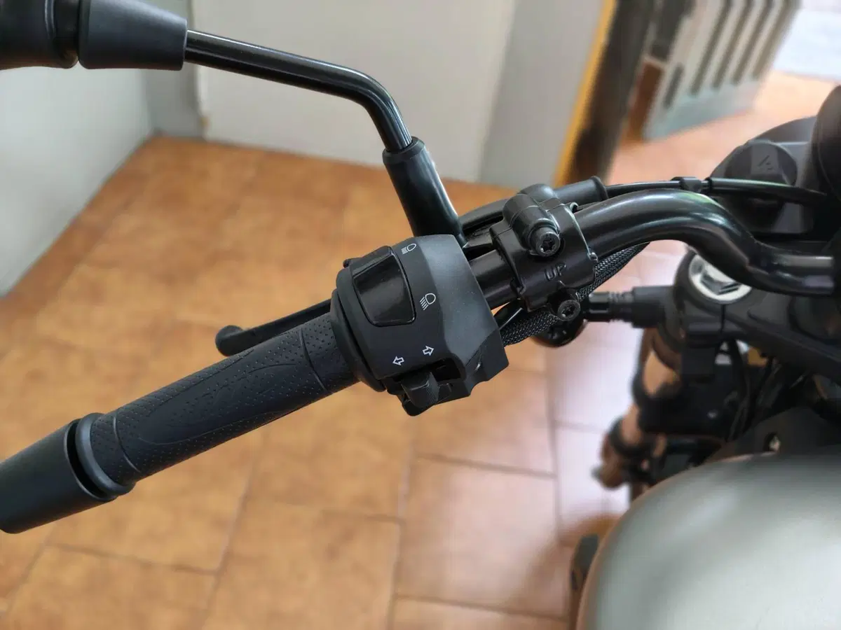 QJ Motor SRV 125 (2025 - 26) (10)
