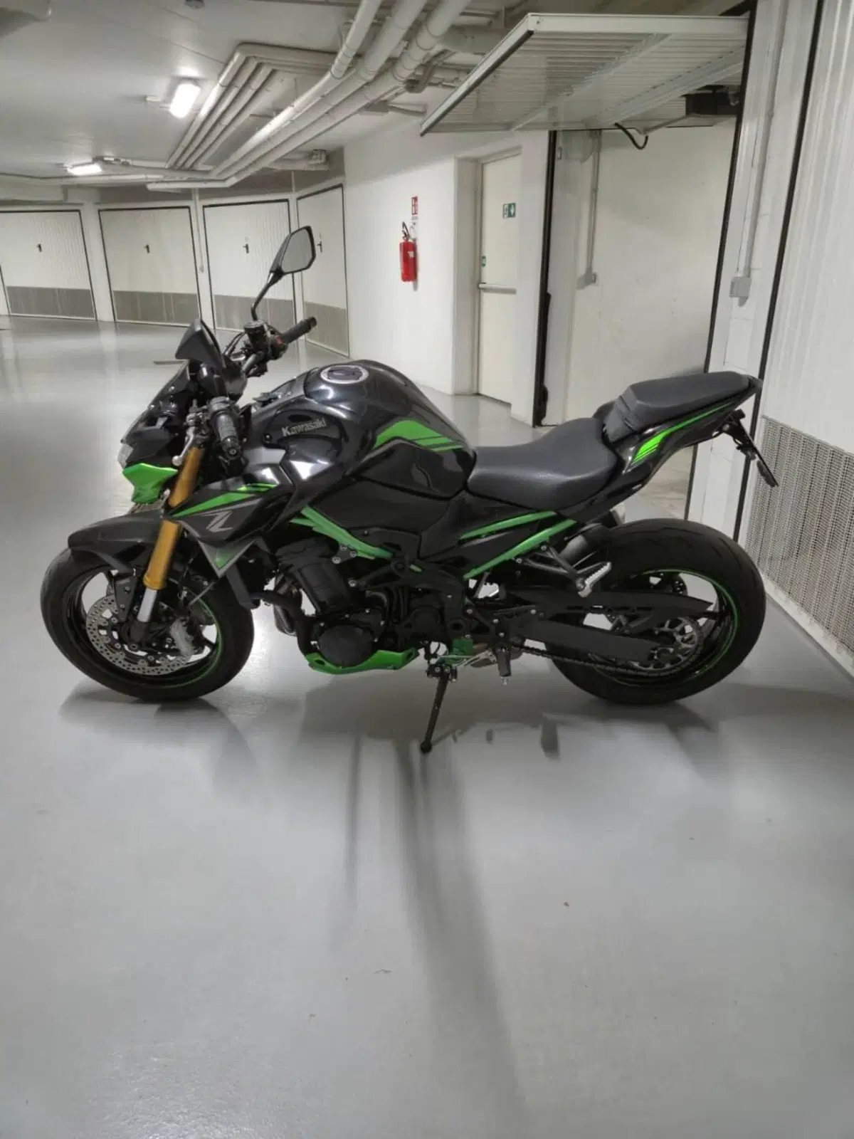 Kawasaki Z 900 SE (2022 - 24) (3)