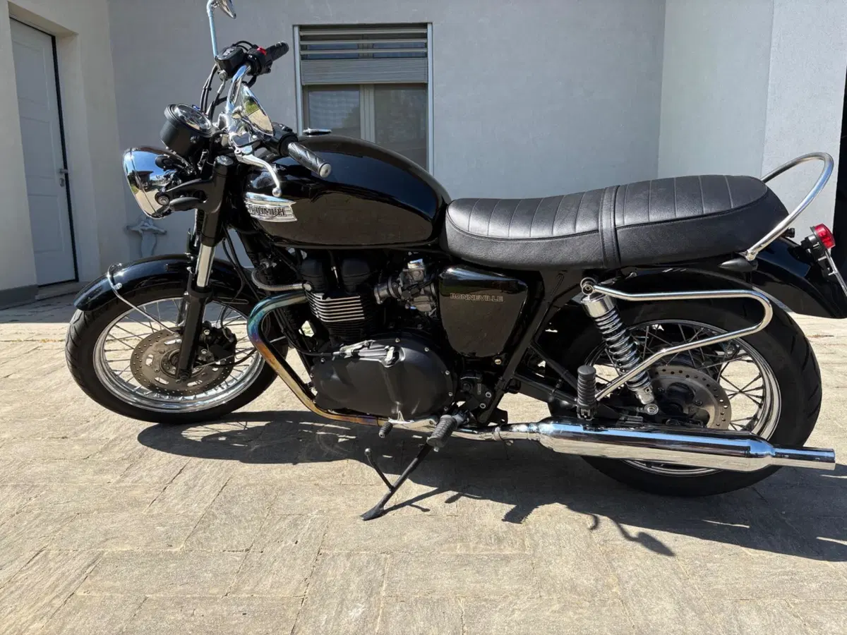 Triumph Bonneville T100 (2008 - 16) (2)