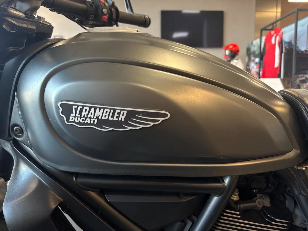 Ducati Scrambler 800 Night Shift (2021 - 22) (6)