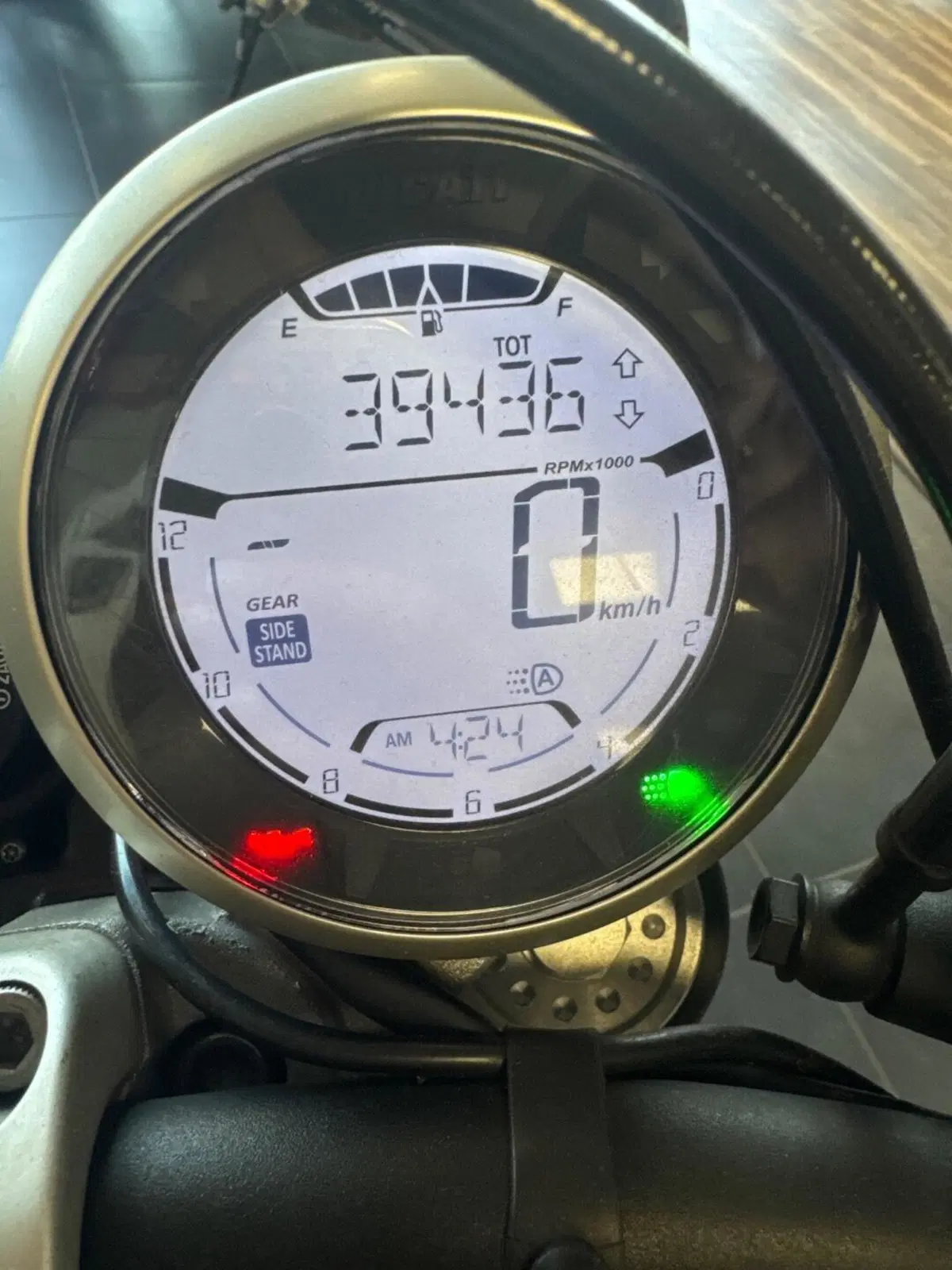 Ducati Scrambler 800 Night Shift (2021 - 22) (5)