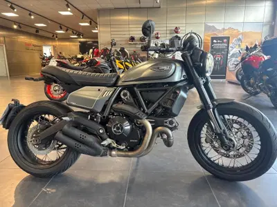 Ducati Scrambler 800 Night Shift (2021 - 22) usata