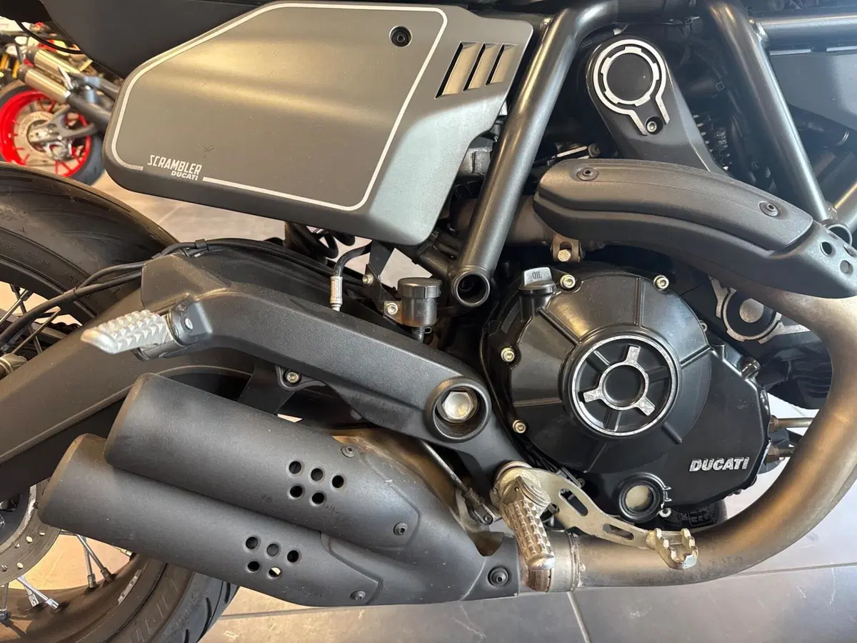Ducati Scrambler 800 Night Shift (2021 - 22) (12)