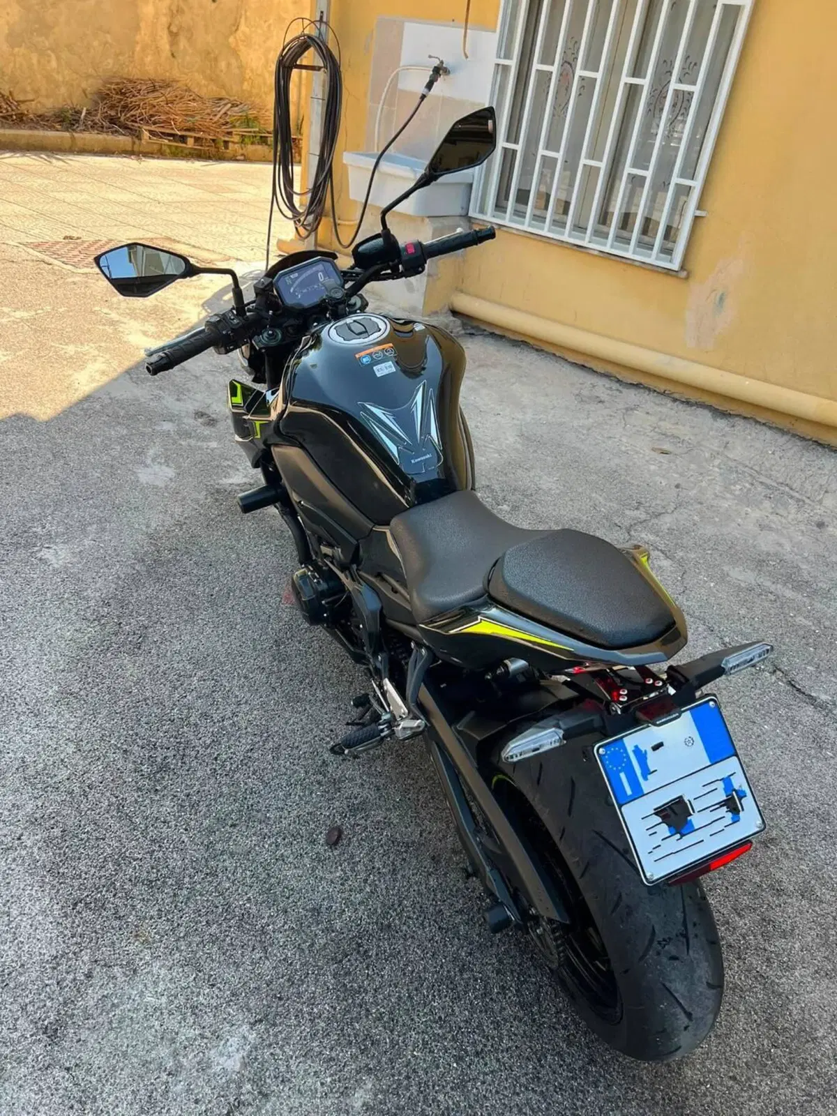 Kawasaki Z 900 (2021 - 24) (4)