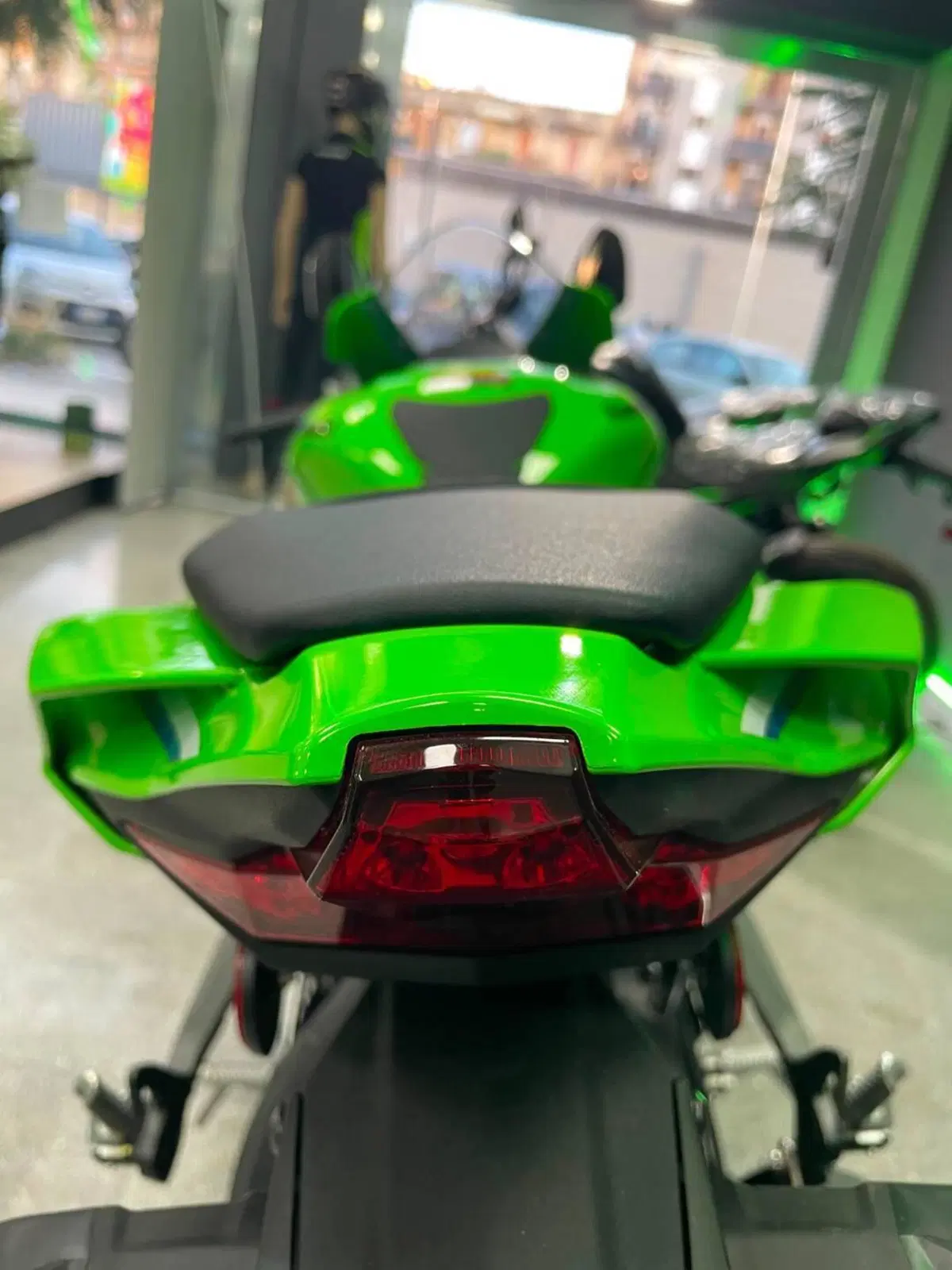 Kawasaki Ninja 1000 ZX-10R (2026) (5)
