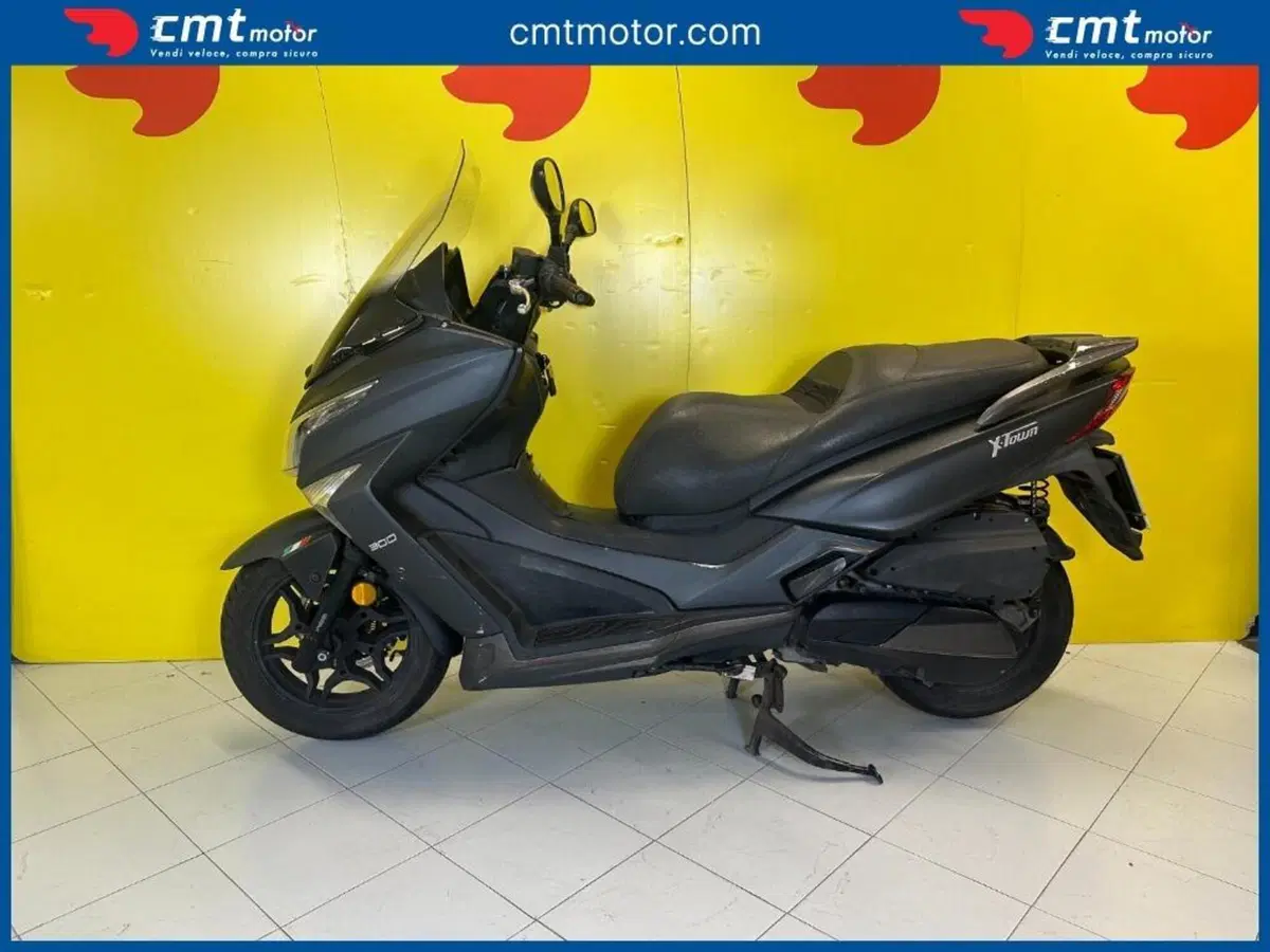 Kymco X-Town 300i ABS (2016 - 20) (3)