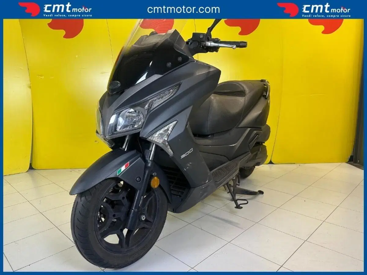 Kymco X-Town 300i ABS (2016 - 20) (2)