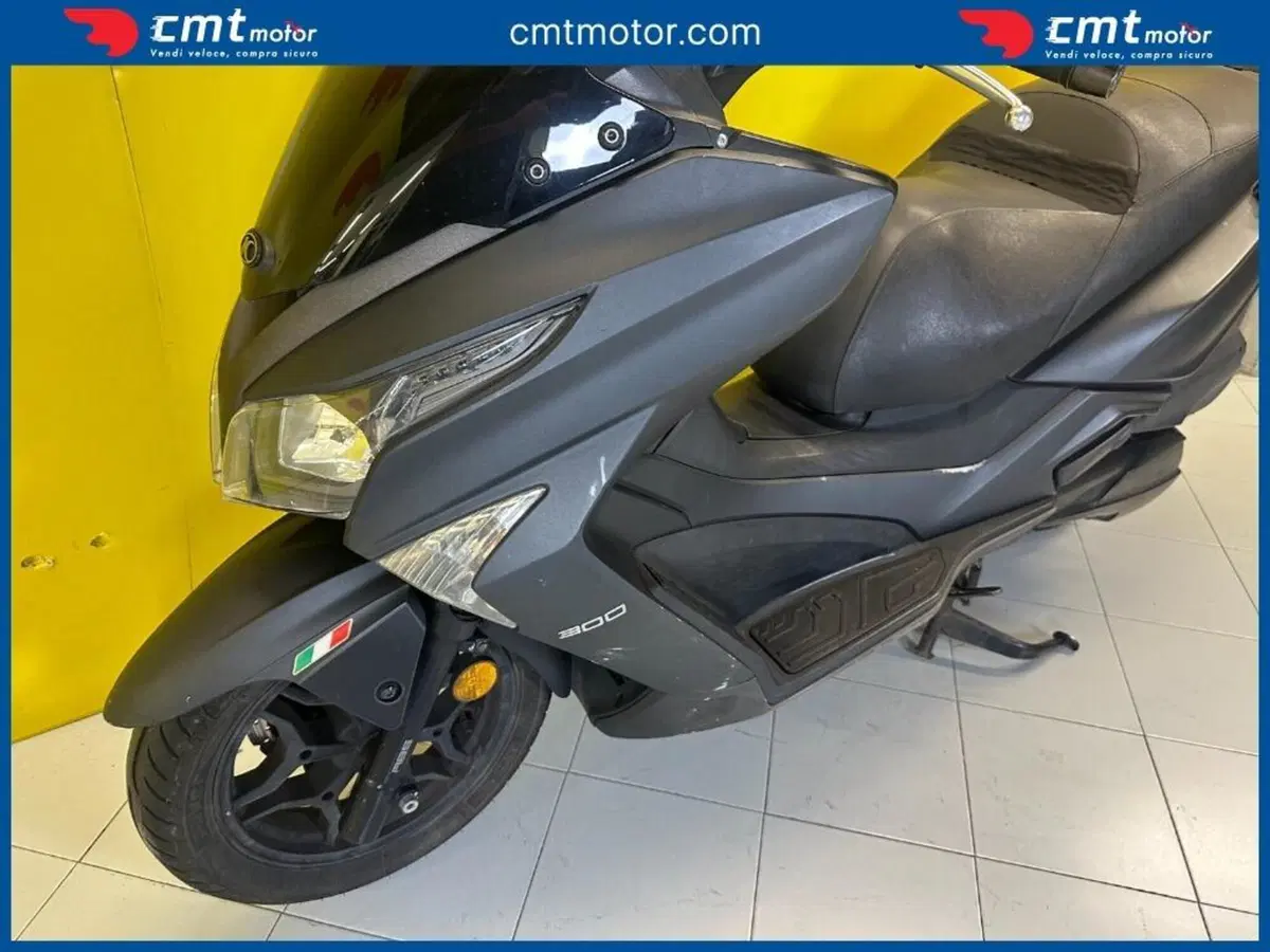 Kymco X-Town 300i ABS (2016 - 20) (6)