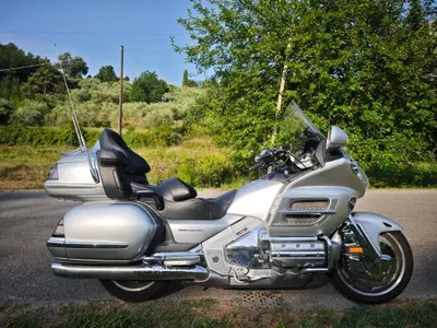 Honda GL 1800 Gold Wing (2000 - 05) usata