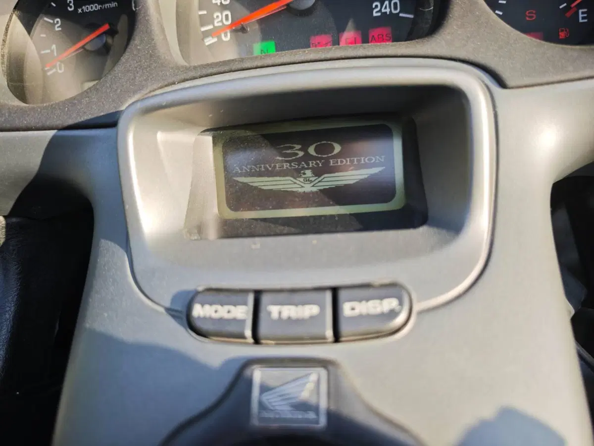 Honda GL 1800 Gold Wing (2000 - 05) (9)